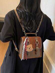 Tas Bahu Desain Niche Serbaguna Gaya Retro Kampus, Ransel Personalisasi Bertekstur Berkualitas Tinggi dengan Kapasitas Besar, Ransel Imitasi Suede yang Indah, Dilengkapi dengan Liontin Beruang Mewah, Cocok untuk Berbelanja, Bepergian, dan Kuliah - Coklat - View 5