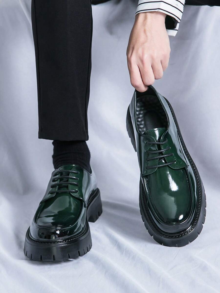 Scarpe in pelle verdi da cerimonia, scarpe da matrimonio versatili per uomo, scarpe in stile coreano britannico alla moda in pelle traspirante, scarpe casual eleganti con punta affusolata, scarpe derby in pelle lucida con suole spesse, scarpe eleganti stringate per cerimonie e feste, scarpe casual semplici per l'ufficio, scarpe da esterno alla moda