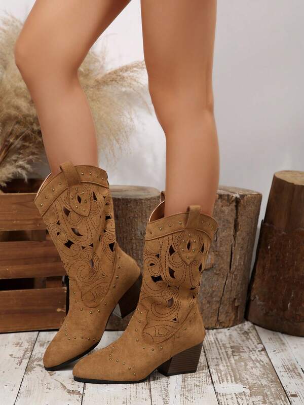 زوج من الأحذية الغربية ذات الكعب السميك، بوت متوسطة الساق ذات أصابع مدببة وفتحات، بوت خريفية متعددة الاستخدامات للمراهقين