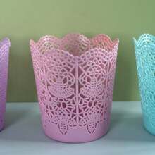 CASAMAX WL Decorative Floral Basket, Plastic Ventilated Organizer For Office/Home/Study, Families/Students/Professionals / COLOR SENT AT RANDOM - 彩色 - 查看 2