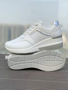 2026春季新款女士白色厚底运动鞋，系带隐形坡跟，舒适运动鞋，百搭圆头休闲坡跟运动鞋，适合日常穿着、户外跑步、校园学生穿搭，四季皆宜 - 白色 - 查看 7