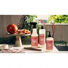 Limpiador diario multisuperficie Mrs. MEYER'S CLEAN DAY, aroma a menta, botella de 16 onzas (paquete de 3) - 1 - Ver 7