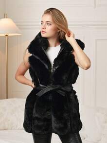 Gilet en fausse fourrure noire pour femme avec ceinture – Élégant et chaud, vêtement d'hiver de luxe sans manches - Noir - Voir 5