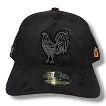 Gorra Gallo Placa Piggold Semicurva Hombre Nissi Premium  Casual  Bohemio  Fiesta  Encantador  Calle    Algodón    Bordado    anti-UV    gorra  otoño - negro con negro rojo gamuza - Ver 9