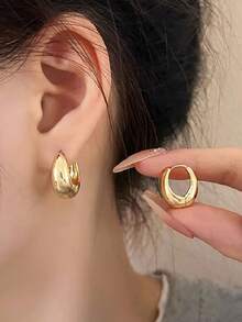 Fashionable Minimalist Asymmetrical Geometric Water Drop, Oval, Round Wave Pattern Golden Stud Earrings For Women, Suitable For Daily Wear, Holiday Gift For Christmas, Halloween