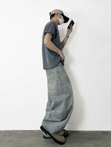 1 Stück Herren Jeans mit Justizia Bruder Stickerei, Loose Fit, gerade Beinform, Lässig (Gürtel und Zubehör nicht enthalten)