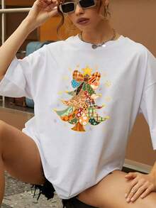 Camiseta de mujer con estampado navideño de patchwork festivo. Cómoda y elegante camiseta de manga corta con cuello redondo informal. El regalo perfecto para esta temporada. Talla extragrande. - Blanco - Ver 6