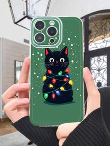 1PC Funda de teléfono con gato negro envuelto en luces navideñas sobre fondo verde protectora para lente ideal para quienes aman a los animales y la temporada festiva regalo divertido y lleno de espíritu navideño : funda transparente con protección completa para lente compatible con iPhone16/15/14/13/12/11/Pro/ProMax, compatible con Galaxy A34/A35/A54/A55, Galaxy S20/S21/S22/S23/S24 Ultra/Plus, compatible con Moto/Galaxy/Redmi/Honor/OPPO, agarre cómodo regalo festivo para amigos, novia, novio, familia - transparente - Ver 5