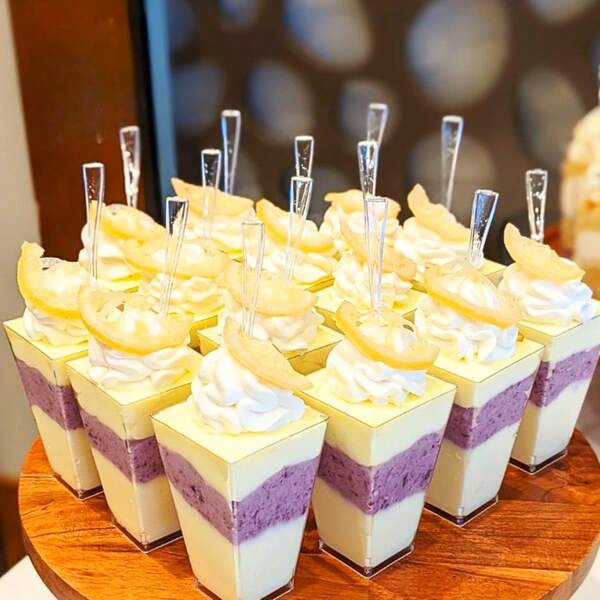 10/20/40/60 Stück 3 Oz Dessertbecher mit, Tiramisu Becher Dessertbecher aus klarem Kunststoff, runde Vorspeisebecher für Obst, Pudding, Mousse, Eis, Party, Hochzeit, Valentinstag, Neujahr. (Kunststoffbecher - Cupcake - Hochzeitsdekoration - Geburtstagsfeier-Dekoration)