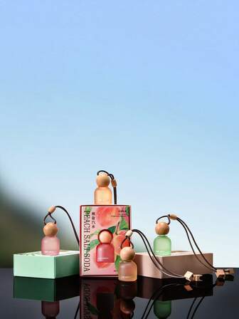 10ml Small Bottle Car Aroma Diffuser, Evaporate The Fragrance Through The Inverted Wooden Lid, The Fragrance Is Long-Lasting, Can Be Hung On The Rearview Mirror, And The Fragrance Is Naturally Released Through The Air Flow. You Can Also Plug It Into The Air Outlet Of The Car And Plug It Into The Air Outlet Of The Air Conditioner.