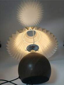 1pc Wooden Texture Pleated LED Desk Lamp, Nordic Modern Retro Style USB Powered, Warm Light Soft & Non-Glaring, Suitable For Bedroom, Dining Room, Office, Study Room Ambient Lighting