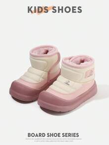 زوج من أحذية أطفال متوسطة الارتفاع مصنوعة من الجلد والمواد الفراء، مع أشرطة خطاف وحلقة، بدون كعب واضح، أحذية كاجوال جميلة للأطفال مناسبة للارتداء اليومي في الشتاء