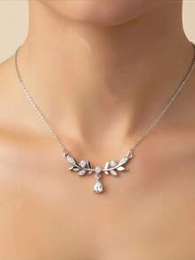 S925 Sterling Silver Rhinestone Four-Leaf Clover Necklace Women's Light Luxury Design Niche Light Luxury Fresh And Simple Clavicle Chain Wedding Engagement Bridal Jewelry Valentines