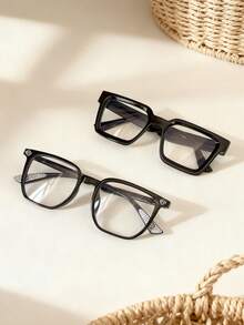 زوجان من النظارات الشمسية الأنيقة والعصرية للنساء ذات إطار شفاف مربع، تضفي لمسة ذكية وأنيقة وتناسب شكل الوجه، ضرورية للخروجات اليومية، كذلك مناسبة كإكسسوار للملابس والتصوير الشارعي والرحلات الخارجية والدراسة والقراءة والتنقل والقيادة وغيرها من المناسبات، مناسبة لجميع الفصول، وتتوافق مع العدسات قصيرة النظر - شفاف - مشاهدة 5