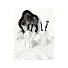 Makeup Organizer Makeup Brush Holder, Plastic + PP Material, Creative Abstract Human Face Sculpture Makeup Brush Holder, Home Decor, Makeup Brush Storage Box + Multi-Functional Art Supplies Pen Holder For Office Desk, Suitable For Office, Home, Living Room, Vanity, Tabletop, Bathroom, Desk, Desktop Storage, Versatile Gift For Family, Colleagues And Loved Ones, White, Makeup Organizer, Vase, Bouquet (12.5*11.5*8.5)
