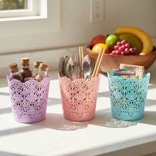 CASAMAX WL Decorative Floral Basket, Plastic Ventilated Organizer For Office/Home/Study, Families/Students/Professionals / COLOR SENT AT RANDOM - 彩色 - 查看 1