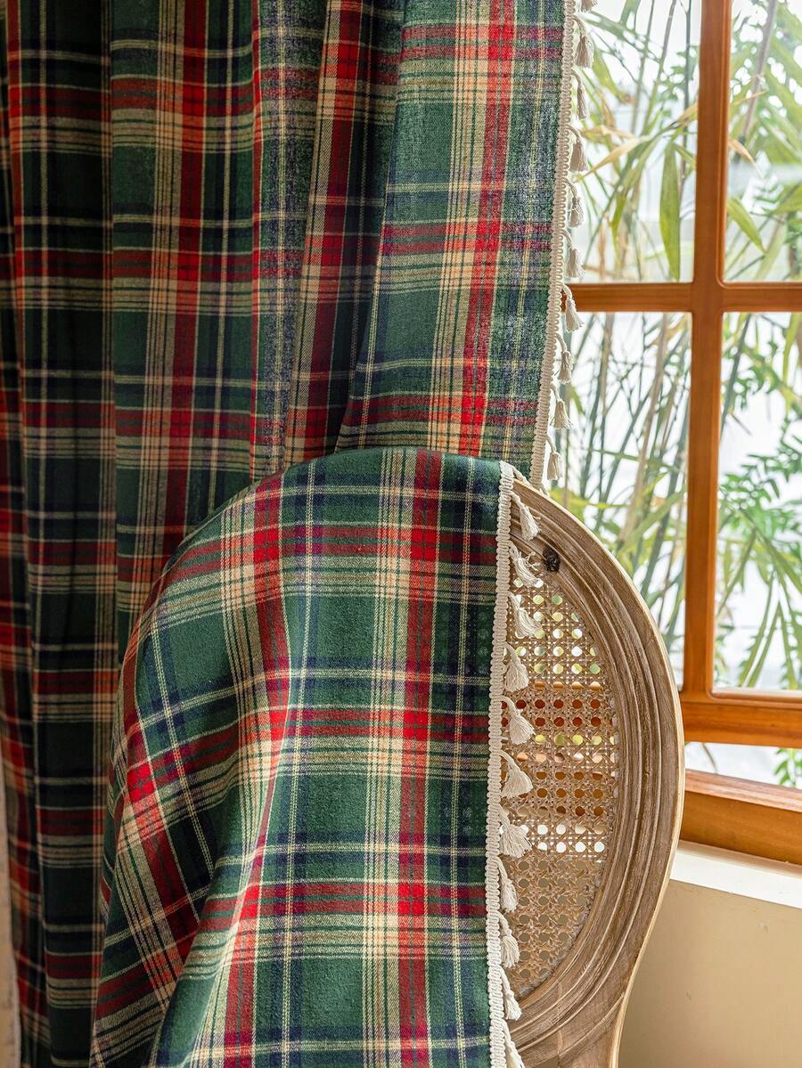 1 perdea în carouri verzi țesute în culorile Crăciunului, stil britanic vintage, țesătură periată, decor cu franjuri, lavabilă, buzunar pentru tijă, filtrare a luminii, separator de cameră, perdea scurtă de bucătărie, decor pentru casă, decor de Anul Nou, potrivită pentru dormitor, living, birou, sufragerie, balcon, petrecere de sărbători, decor de toamnă, decor de Anul Nou, decor de Crăciun, Crăciun fericit