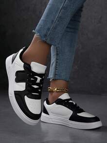 Women's Casual Sneakers, Fashion White Shoes, Street Style Skateboard Shoes, Lightweight - Black and White - View 5