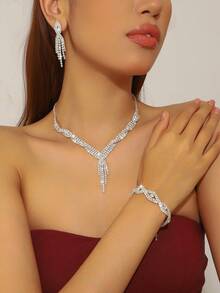 5件套新娘首饰套装：闪亮玫瑰金立方氧化锆项链、1对耳环、手链+单肩包。小巧优雅的女士晚宴包，新娘婚礼贝壳信封包，配有可拆卸金属链肩带。适合女士单肩包、手提包，适用于婚礼、派对、宴会等场合。 - 白色肩背包套裝 - 查看 2