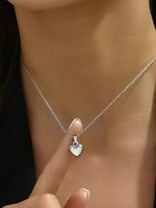 1pc Delicate, Minimalist Heart Shaped Necklace, Gift For Girlfriend, Mom, Daughter's Birthday, Best Friend