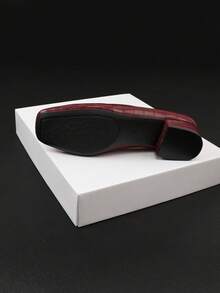 Giày nữ mũi vuông cổ thấp mới, giày cao gót đế dày cỡ lớn, đế mềm mại thoải mái chống trơn trượt, phù hợp mọi mùa. - Đỏ - Xem 9