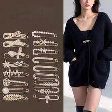 10 件随机优雅水晶莱茵石领口胸针 - 超大尺寸，防滑，女士开衫和夹克的完美配饰 - 简约、精致的设计，适合日常穿着万圣节配饰教师节珠宝服装配饰包饰办公室配饰圣诞礼物 - 金色 - 查看 4