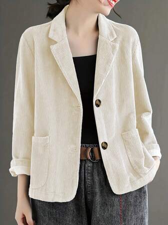 Chaqueta suelta de estilo retro con rayas verticales azules de terciopelo suave para otoño, con un solo hilera de botones. El ajuste es suelto, por lo que se recomienda comprar una talla talla grande pequeña si eres delgada. Casual y versátil.