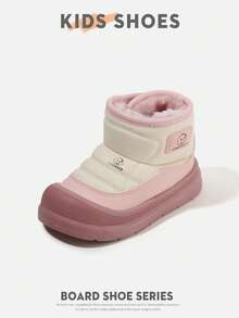 زوج من أحذية أطفال متوسطة الارتفاع مصنوعة من الجلد والمواد الفراء، مع أشرطة خطاف وحلقة، بدون كعب واضح، أحذية كاجوال جميلة للأطفال مناسبة للارتداء اليومي في الشتاء