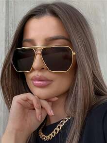 This Retro Metal Frame Fashion Glasses Feature Thickened And Reinforced Temple Arms, And Offer A Variety Of Color Options, Suitable For Those Who Want To Express Their Power, Confidence And Personalized Through A Bold And Unique Personal Style. - Multicolor - View 5