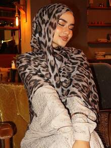 FADZOYLE 1pc Color Leopard Printed Pattern Scarfs For Women Cape Hijab Bandana Head Wrap Beach Cover Up All Season Winter Fall Sarong Fashion Scarves Long Satin Silky Feeling Large Kerchief Designer New Elegant Lightweight Collection Gift Wedding Bride Bridesmaid Shawl Gifts Accessories