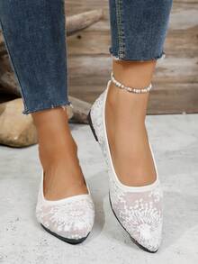 Women's Fashion Solid Color Lace Hollow Floral Pattern Pointed Toe Flat Slip-On Shoes, Comfortable Classic Versatile For All Seasons, Soft And Comfortable, Excellent Experience - White - View 5