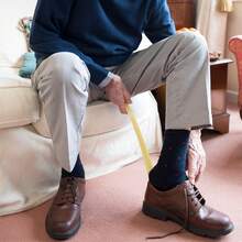 Shoe Horn, 2Pcs Stainless Steel Curved Handle Thickened Shoe Helper, Metal Shoe Horns For Women Men Adults Seniors Boots - Black 28" - View 5