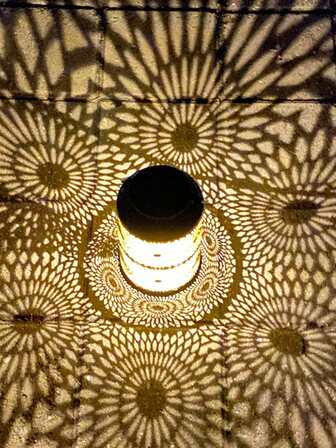 1pc Solar Powered Outdoor Wall Light, Metal Outdoor Wall Lamp | Diamond/Sunflower Pattern Fence Light, Suitable For Front Door, Christmas, Halloween, Party, Garden Or Backyard Outdoor Decor, Holiday Lighting, Front Door Decor, Decorative Wall Lighting, Wave Design Lamp, Painted Surface, High-Quality Solar Light, Decorative Lighting, Solar Lamp, Event Planner, Homeowner