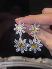 1 Pair Luxury Rhinestone Sunflower Earrings, Fashion Versatile Accessory For Women