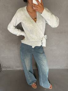 2025 Pull tricoté à nouer pour l'automne/l'hiver, blanc, indispensable pour les femmes à la maison, pour le trajet, les rendez-vous, les voyages, convient à diverses occasions, gris clair