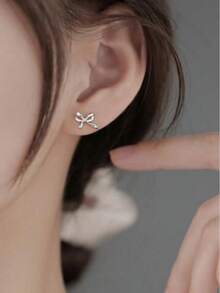 1 Pair Fashionable Minimalist Bow Stud Earrings