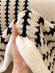 1 pieza Manta de Sherpa con estampado bohemio jacquard, manta suave y acogedora para Halloween, Navidad, adecuada para cama, sofá, sala de estar, dormitorio, decoración, manta ligera de verano para aire acondicionado, franela rosa