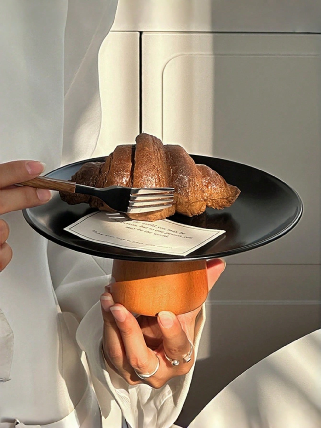 طبق حلوى ذو قاعدة عالية أسود، طبق فاكهة من الفولاذ...