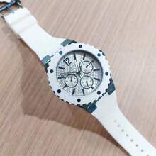 Guess Reloj de cuarzo para mujer, movimiento de cuarzo, caja de acero inoxidable, correa de silicona, reloj de manecillas, adecuado para uso diario, deportes y otras ocasiones W0149L6