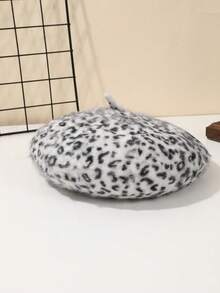 1 件女士双色豹纹人造毛皮贝雷帽，秋冬温暖复古风格，适合日常穿着、外出和摄影