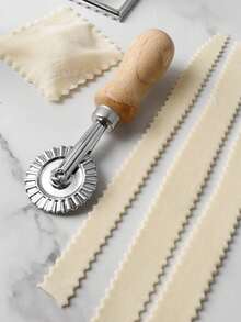 1 pieza Cortador de masa con mango de madera natural, hoja de acero inoxidable - Afilado y antiadherente para masa de pan/pizza/empanadillas, ligero para hornear en Navidad 2025, ideal para panaderos caseros y preparación festiva