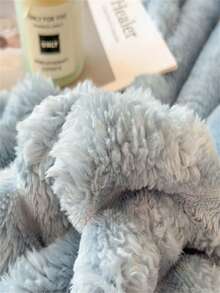 1pc Super Soft Plush Throw Blanket, Shaggy Faux Fur Decorative Blanket For Bedroom, Cozy Flannel Fleece Blanket For Christmas, Valentine's Day, Halloween, Nap, Office, Gift