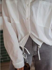 女士时尚白色长袖翻领衬衫，正面带纽扣口袋，腰部抽绳设计，休闲涤纶上衣 - 白色 - 查看 4