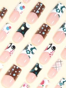 24片中号方形美甲贴片，Y2K风格，升级你的美甲！包含柔粉色条纹、可爱蓝绿色花朵、宽法式、复古优雅纯棕色、彩色波点、不对称圆形法式美甲贴片。适合女性和女孩。内含1张粘贴贴和1张迷你凝胶贴。随机发货。美甲用品 - 彩色 - 查看 3