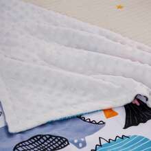 1 Stück Cartoon Dinosaurier Muster Baby Decke aus weichem Minky, Kleinkind Kinderbett Decke, bunter Dino Design Kinderzimmer Bettwäsche Decke mit gepunktetem Rücken, Kleinkind Kinderbett Decke