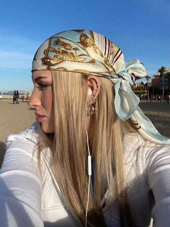 1 件浅蓝色链条印花缎面 90 厘米方形围巾，新款春季时尚大手帕，可用作腰带、包装装饰、丝带、头带或头巾