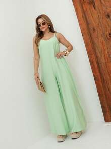 A&DD MODA, REF: Y492 Elegant Women's Jumpsuit With Suspenders, Adjustable Straps And Side Pockets, Casual And Sophisticated Modeling, Uncomplicated And Chic Look, Women's Jumpsuit Tailored For All Occasions, Modern And Comfortable Style - 綠色 - 查看 1