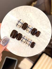 10PCS Pure Handmade Wearable Nail, Simple And Cute Blue Checkered Black Cat Eye Short Style, Suitable For Daily Wear By Women And Girls, Square Short Nails For Parties And Gatherings, With Free Nail Accessories Such As Jelly Glue And Rubbing Strips. [Essential Nail Art For Autumn And Winter]