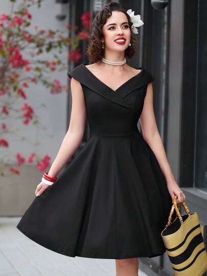 Vintage 1950's A-Line V-Neck Casual Work Cocktail Party Swing Dress