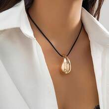 Women Pendant Necklaces